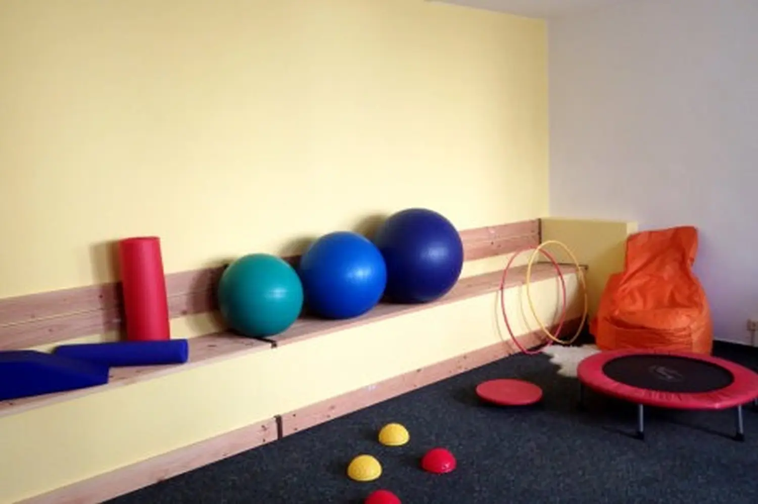 Praxis Grunewald - Logopädie & Physiotherapie - Gymnastikbälle